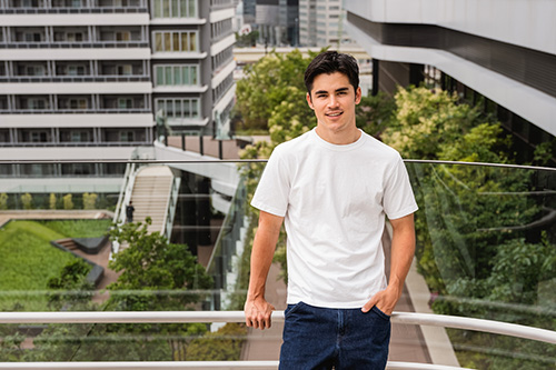 岩崎ルイ | Louis Iwasaki